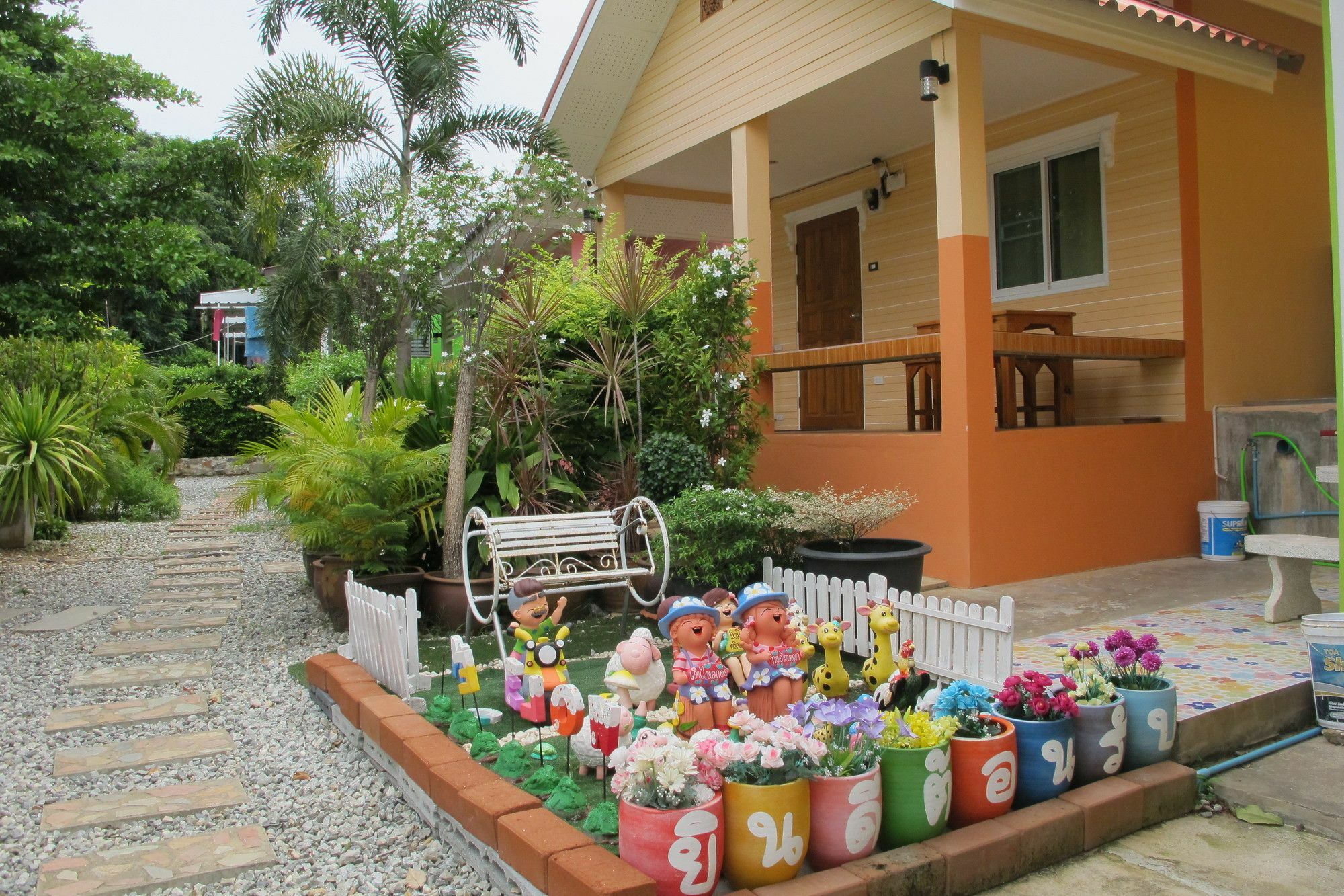 Thippawan Bungalow Ko Sichang Exterior foto