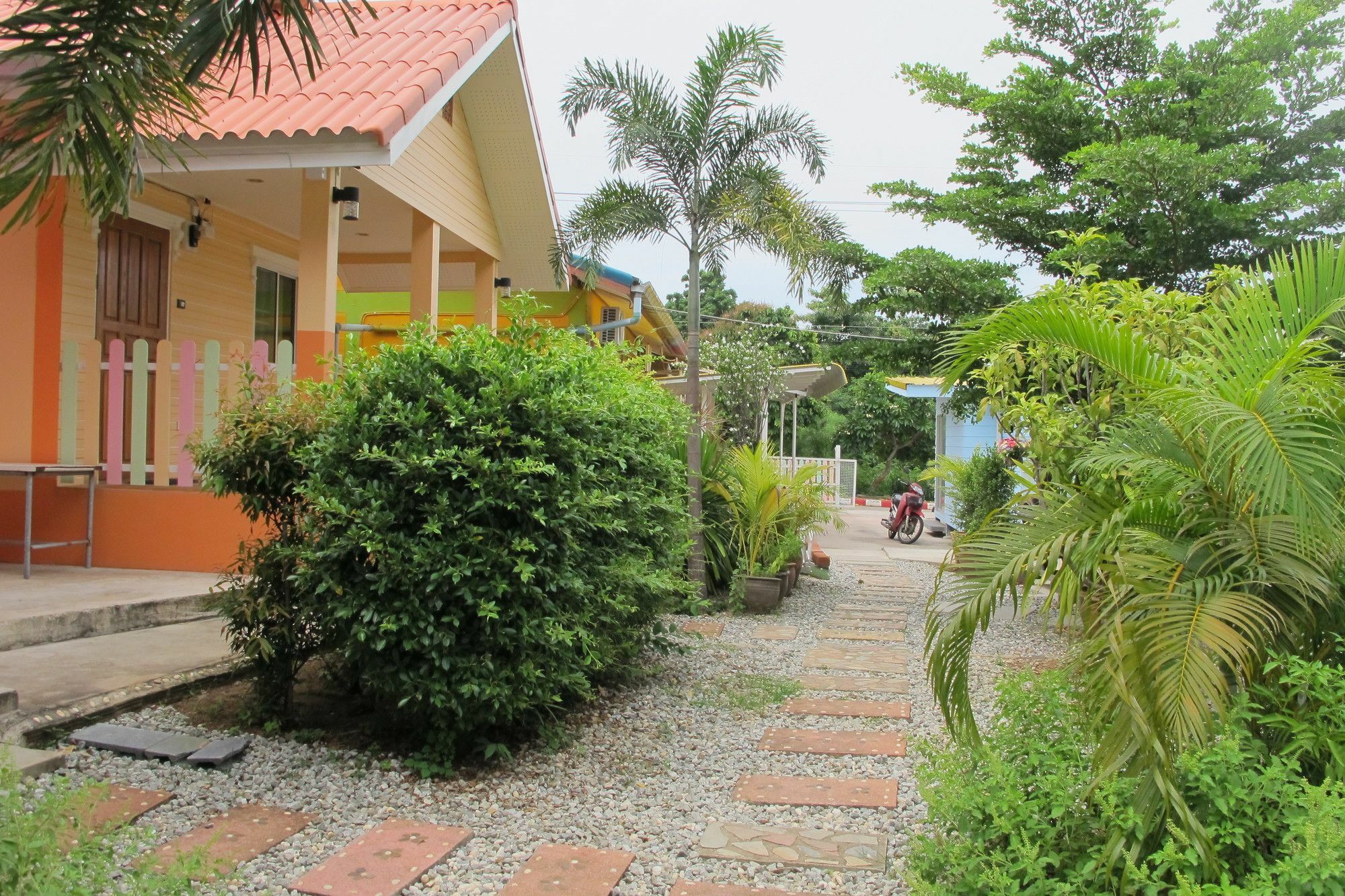 Thippawan Bungalow Ko Sichang Exterior foto