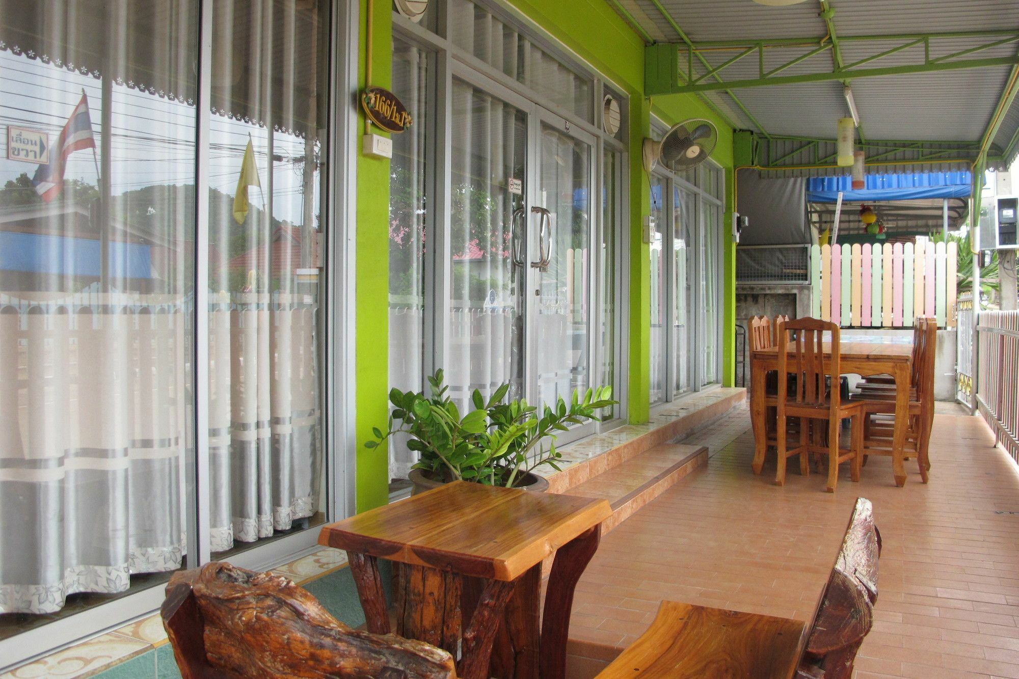 Thippawan Bungalow Ko Sichang Exterior foto