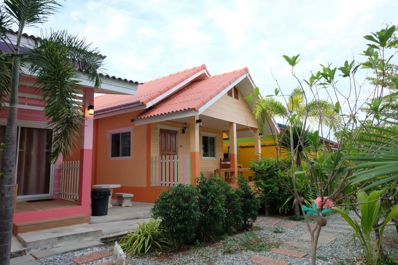Thippawan Bungalow Ko Sichang Exterior foto