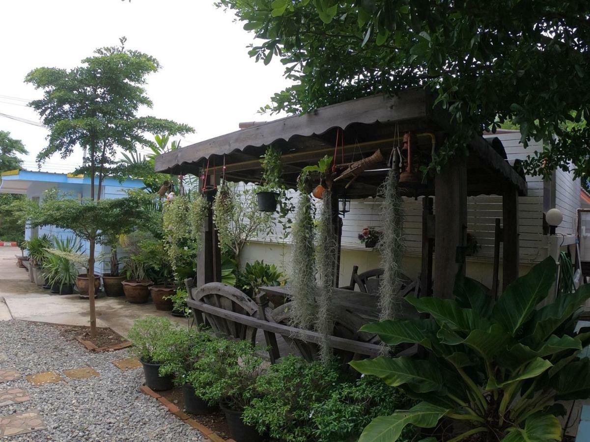 Thippawan Bungalow Ko Sichang Exterior foto