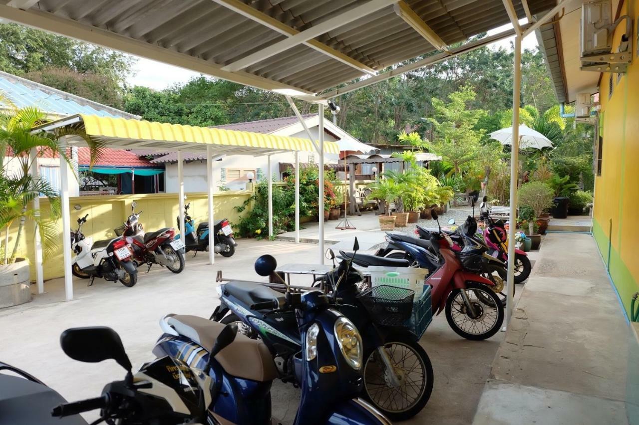 Thippawan Bungalow Ko Sichang Exterior foto